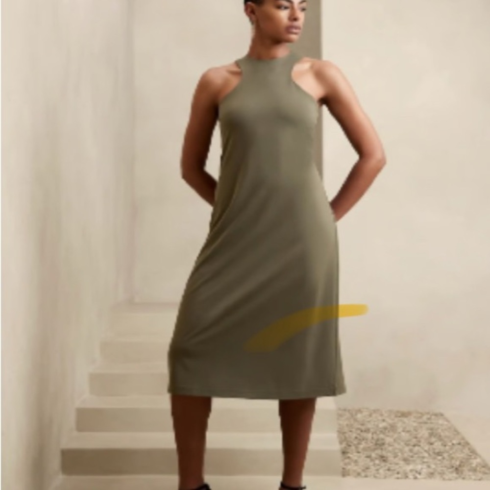 Elegant Red Sleeveless Dress - Picture 7 of 8